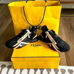 Fendi flow sneakers size 39